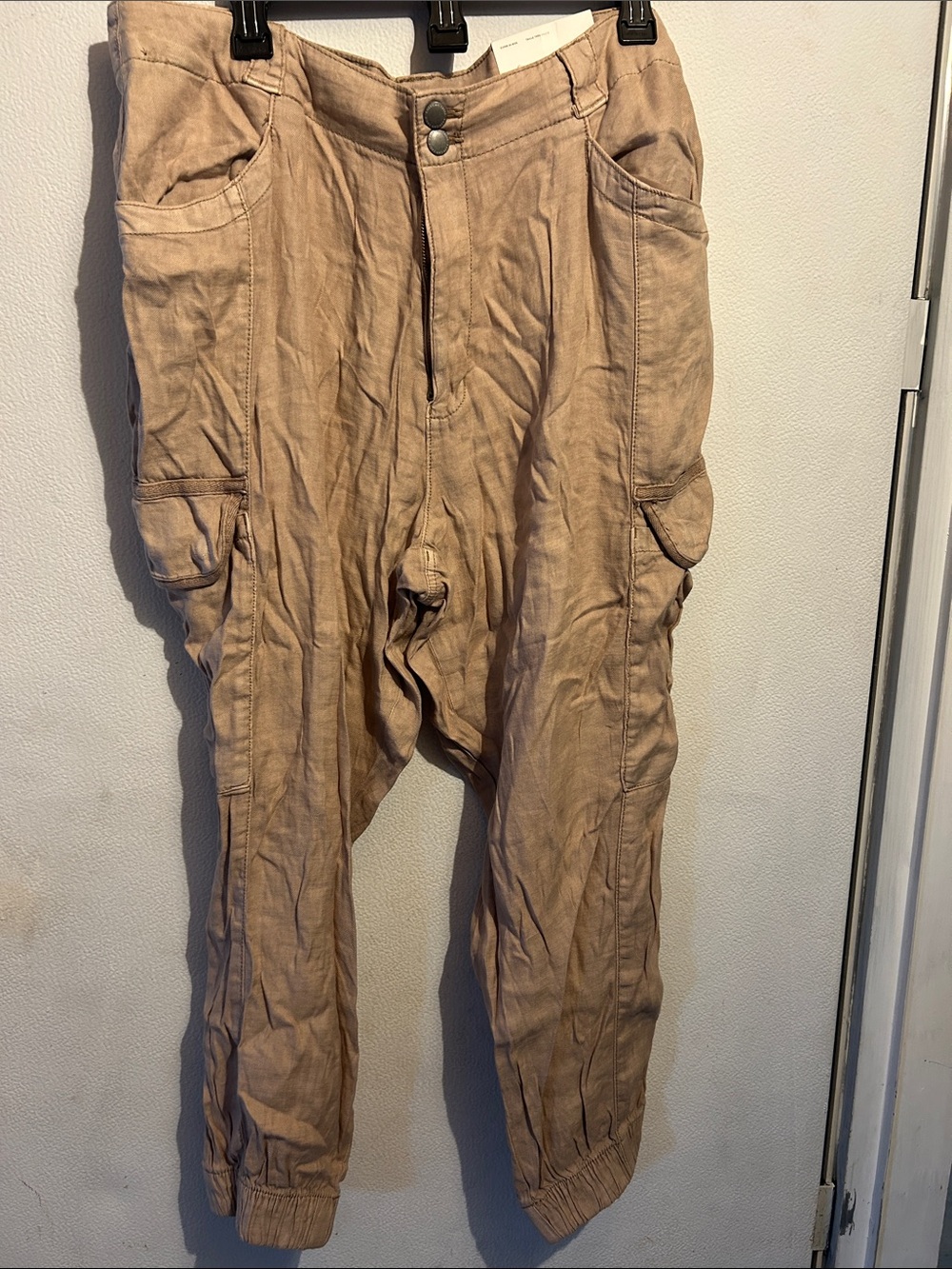 American Eagle Outfitters Tan Cargo Joggers